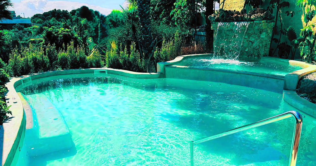 piscina de água salgada 30 graus Algarve piscina quente verão